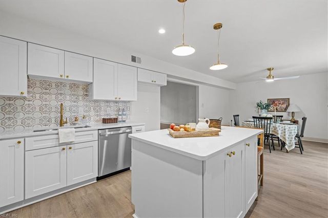 1118 Tall Oak DR, Virginia Beach, VA 23462
