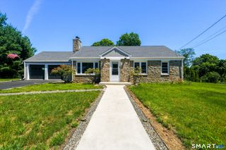 24 Crown Street, Trumbull, CT 06611