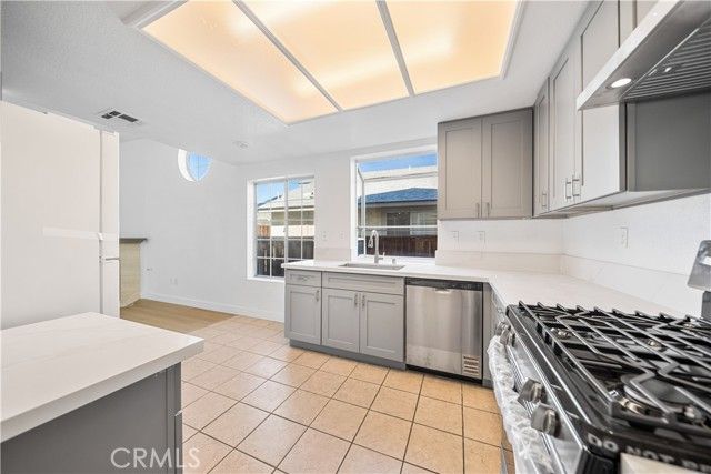 12466 Highgate, Victorville, CA 92395