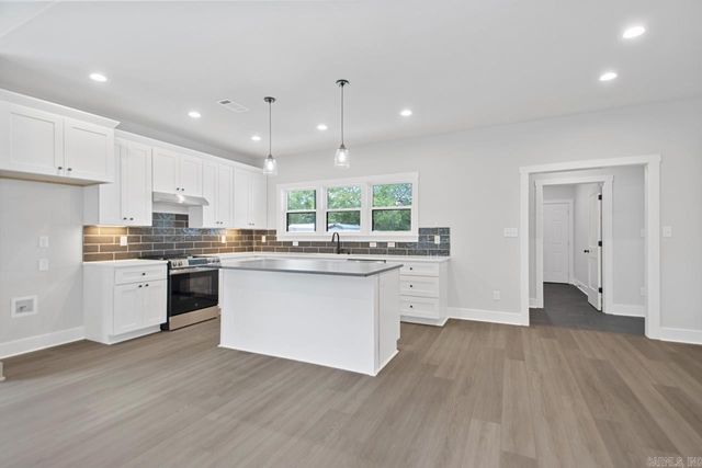 808 Richard Street, Hot Springs, AR 71913