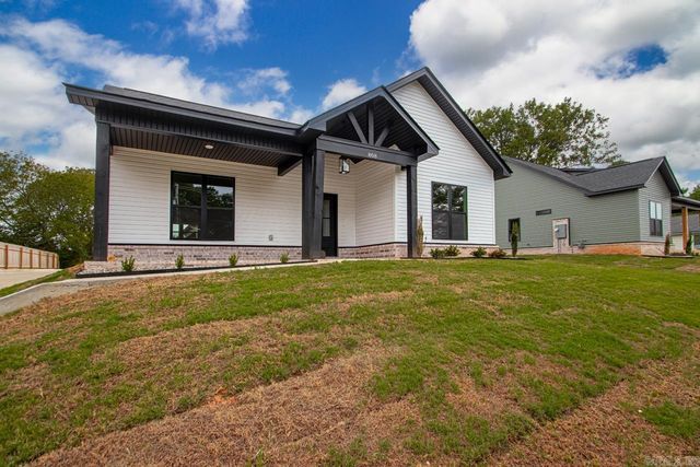 808 Richard Street, Hot Springs, AR 71913