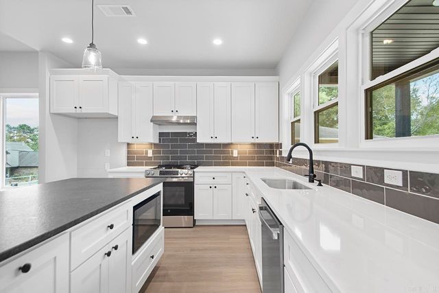 808 Richard Street, Hot Springs, AR 71913