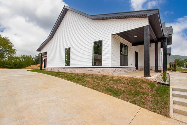 808 Richard Street, Hot Springs, AR 71913