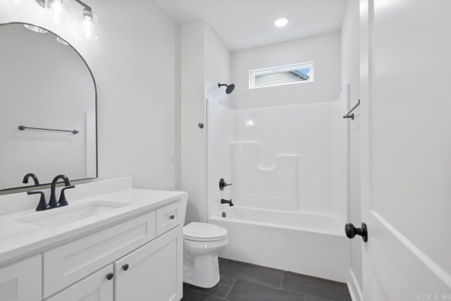 808 Richard Street, Hot Springs, AR 71913