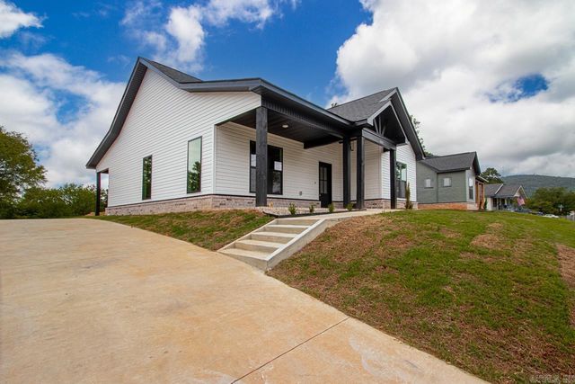 808 Richard Street, Hot Springs, AR 71913