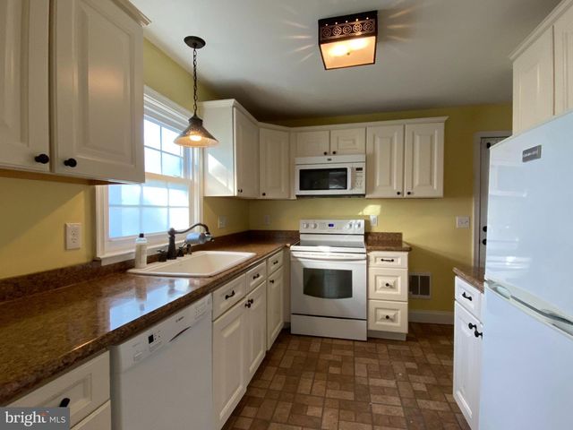 83 UPLAND AVE, Dover, DE 19901