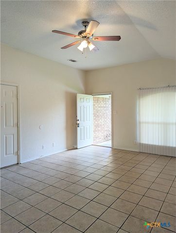 210 Dale Earnhardt Drive B, Harker Heights, TX 76548