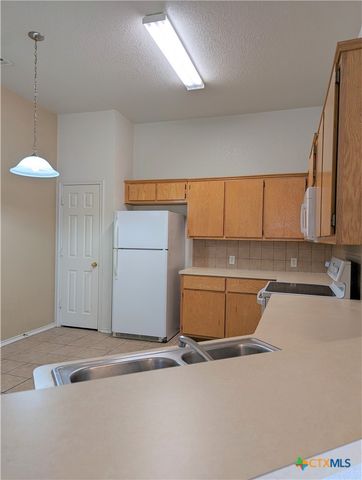 210 Dale Earnhardt Drive B, Harker Heights, TX 76548