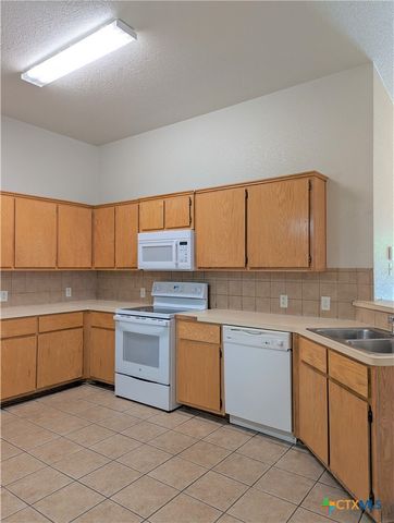 210 Dale Earnhardt Drive B, Harker Heights, TX 76548