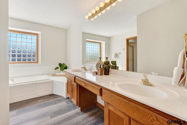 15707 Sahler Street, Omaha, NE 68116