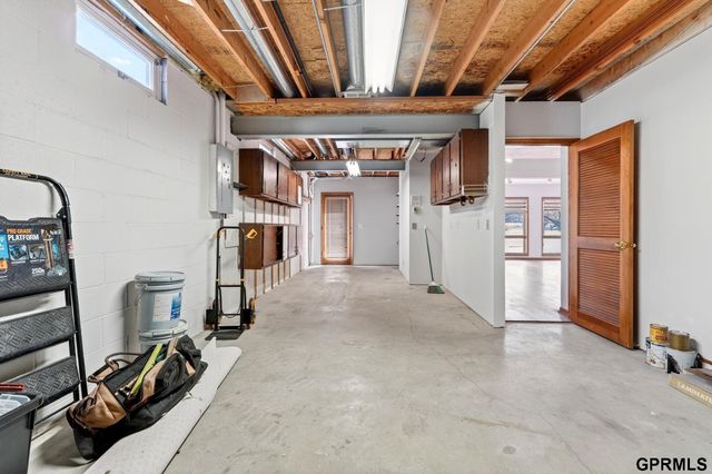 15707 Sahler Street, Omaha, NE 68116