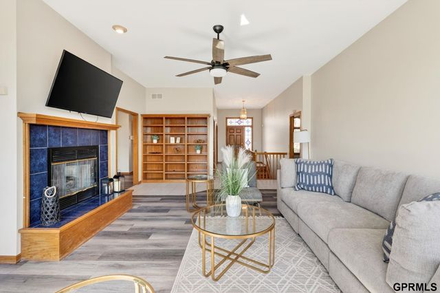 15707 Sahler Street, Omaha, NE 68116