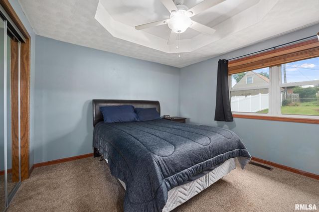 503 W MULLER Road, East Peoria, IL 61611