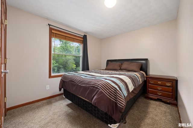 503 W MULLER Road, East Peoria, IL 61611