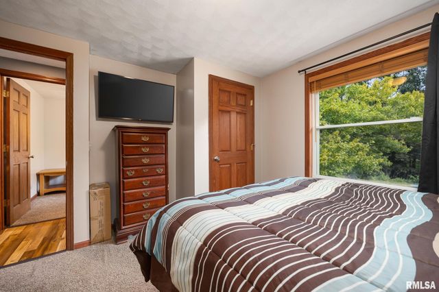 503 W MULLER Road, East Peoria, IL 61611