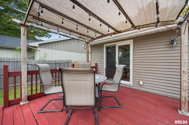 503 W MULLER Road, East Peoria, IL 61611