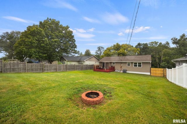 503 W MULLER Road, East Peoria, IL 61611