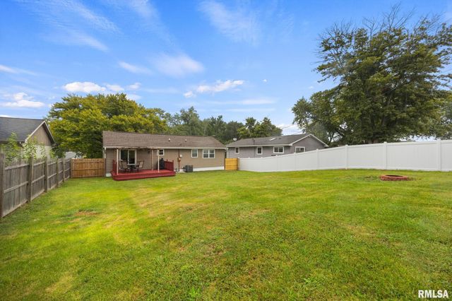 503 W MULLER Road, East Peoria, IL 61611