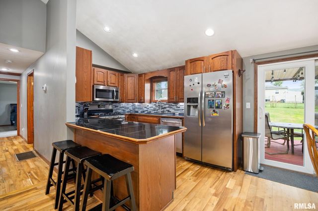 503 W MULLER Road, East Peoria, IL 61611