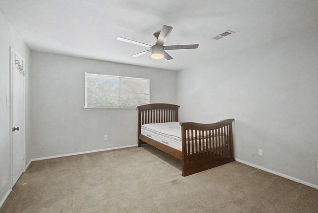413 W Semands Avenue, Conroe, TX 77301