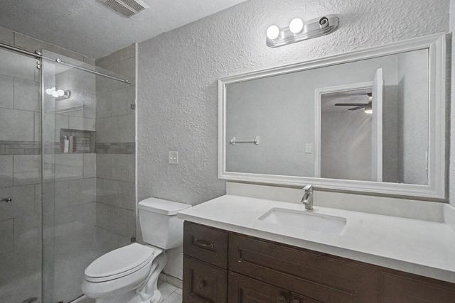 413 W Semands Avenue, Conroe, TX 77301