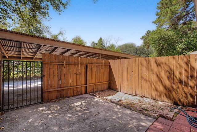 413 W Semands Avenue, Conroe, TX 77301