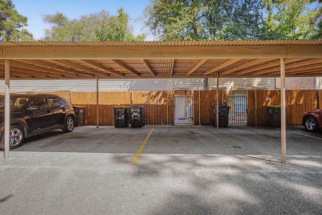 413 W Semands Avenue, Conroe, TX 77301