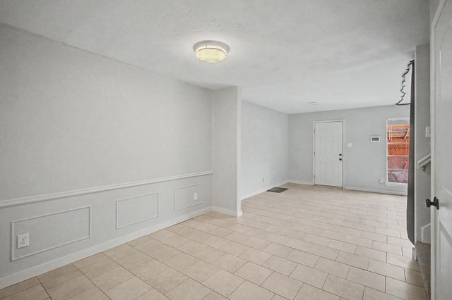 413 W Semands Avenue, Conroe, TX 77301