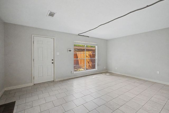 413 W Semands Avenue, Conroe, TX 77301