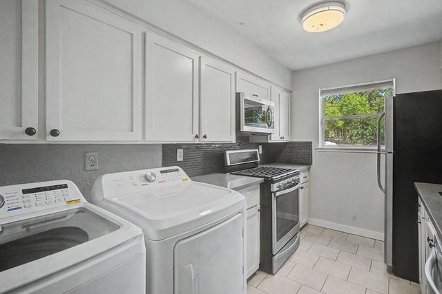 413 W Semands Avenue, Conroe, TX 77301