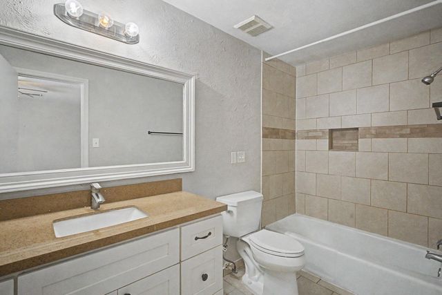 413 W Semands Avenue, Conroe, TX 77301