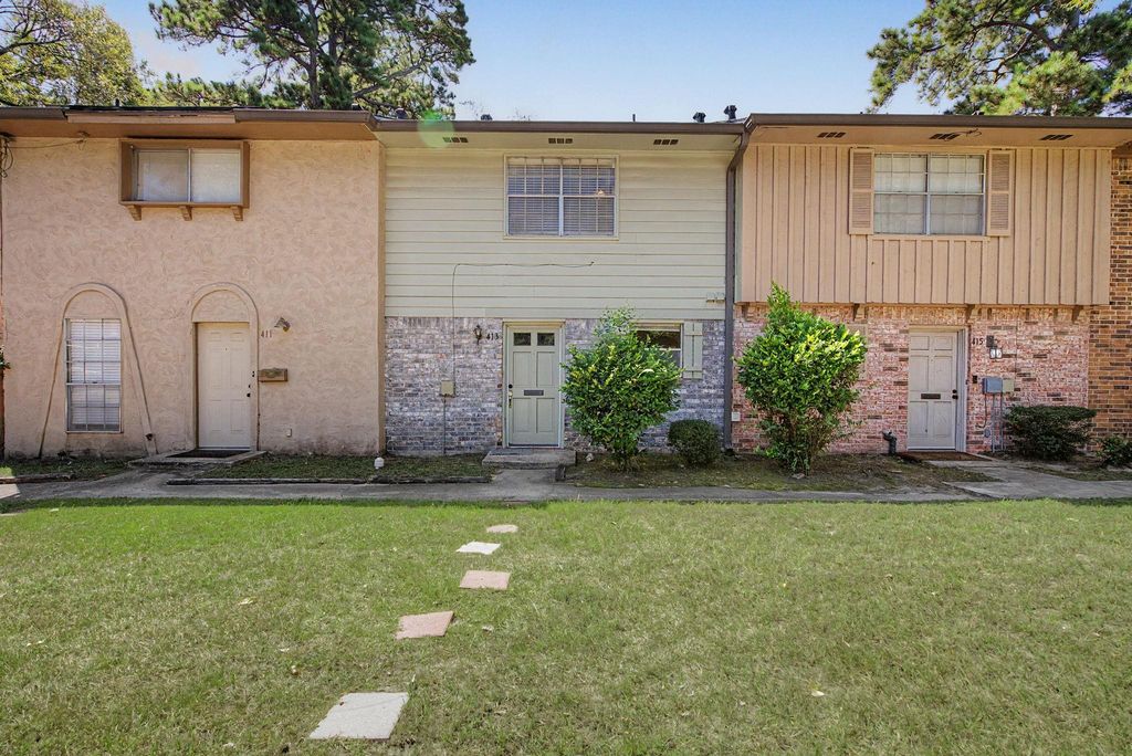 413 W Semands Avenue, Conroe, TX 77301