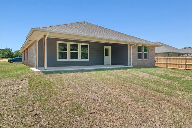 4624 Lincoln Landing, Harrah, OK 73045