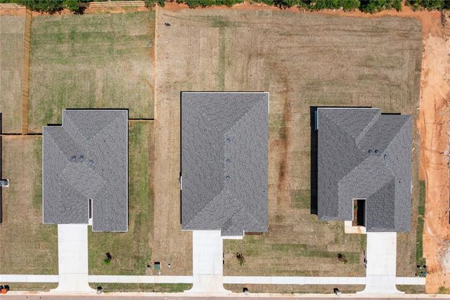 4624 Lincoln Landing, Harrah, OK 73045