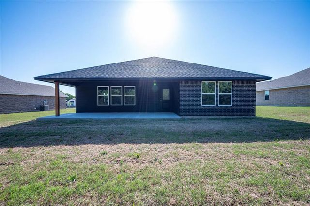 4624 Lincoln Landing, Harrah, OK 73045