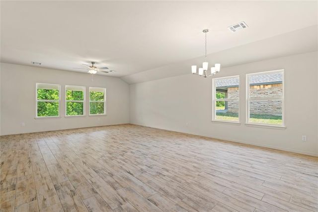 4624 Lincoln Landing, Harrah, OK 73045