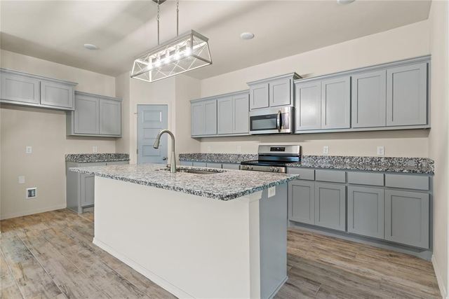 4624 Lincoln Landing, Harrah, OK 73045