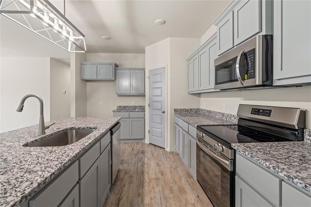 4624 Lincoln Landing, Harrah, OK 73045