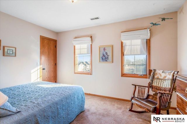 4802 S 174th Street, Omaha, NE 68135