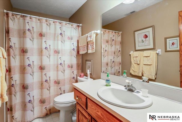 4802 S 174th Street, Omaha, NE 68135