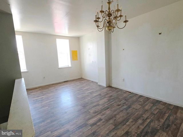 1825 S BROADWAY, Camden, NJ 08104