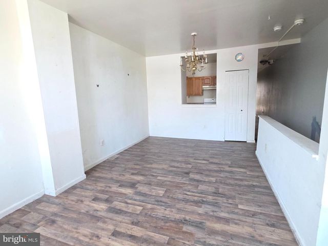 1825 S BROADWAY, Camden, NJ 08104