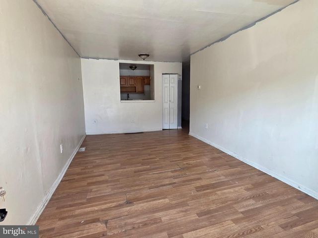 1825 S BROADWAY, Camden, NJ 08104