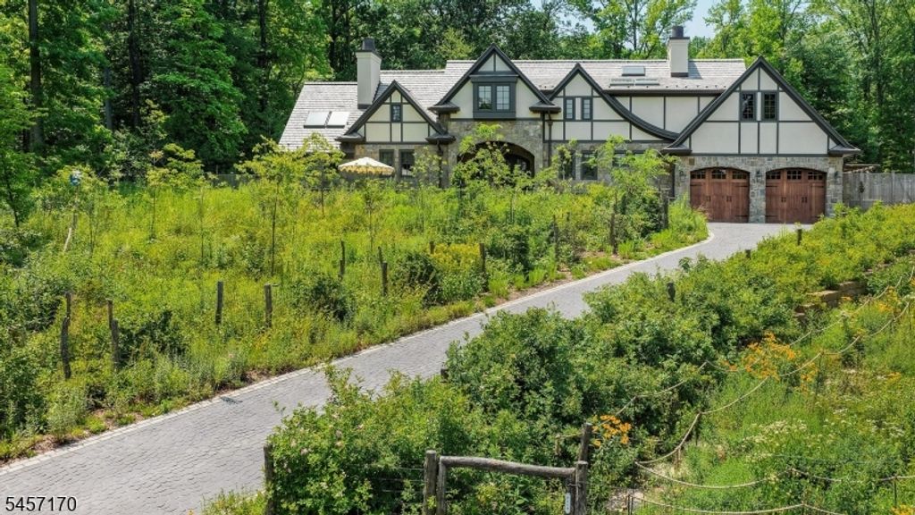 151 Wild Hedge Ln, Mountainside Boro, NJ 07092 — exterior
