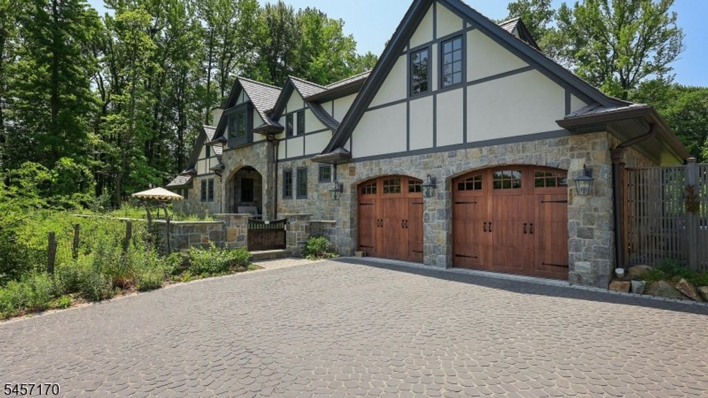 151 Wild Hedge Ln, Mountainside Boro, NJ 07092 — photo 2