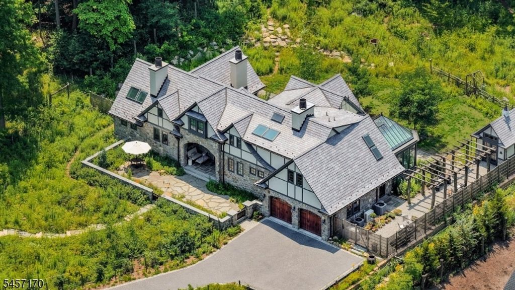 151 Wild Hedge Ln, Mountainside Boro, NJ 07092 — photo 3