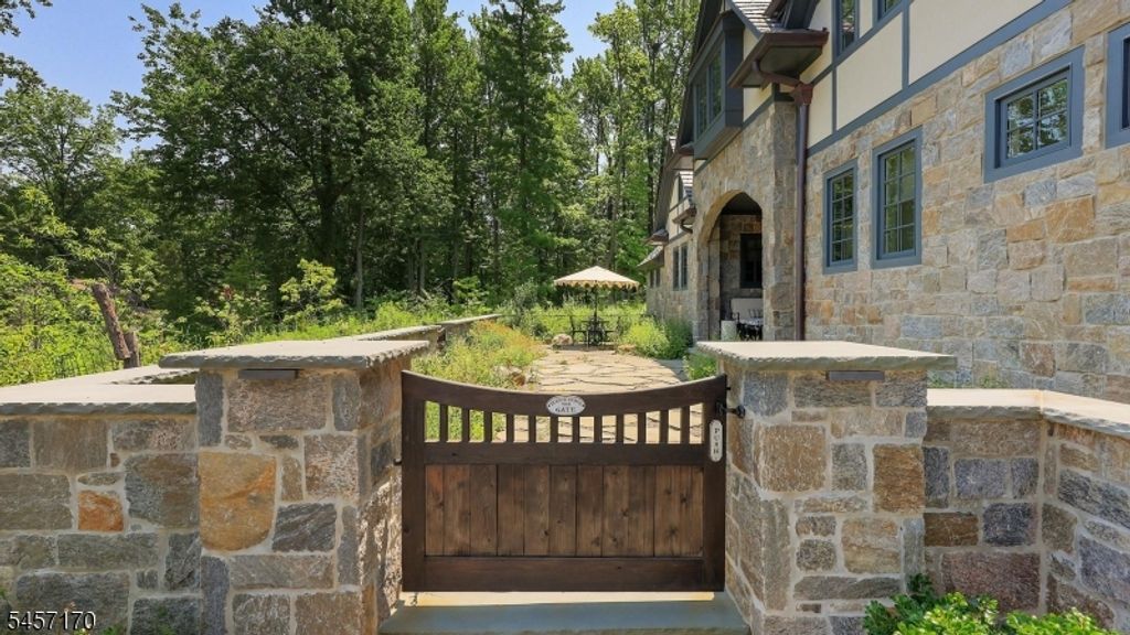 151 Wild Hedge Ln, Mountainside Boro, NJ 07092 — photo 5