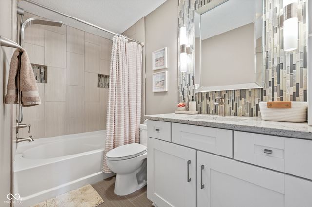 10275 Memorial Knoll Drive, Indianapolis, IN 46234