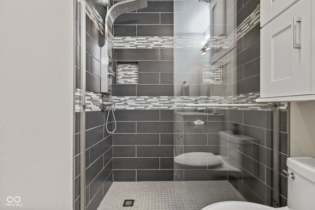 10275 Memorial Knoll Drive, Indianapolis, IN 46234