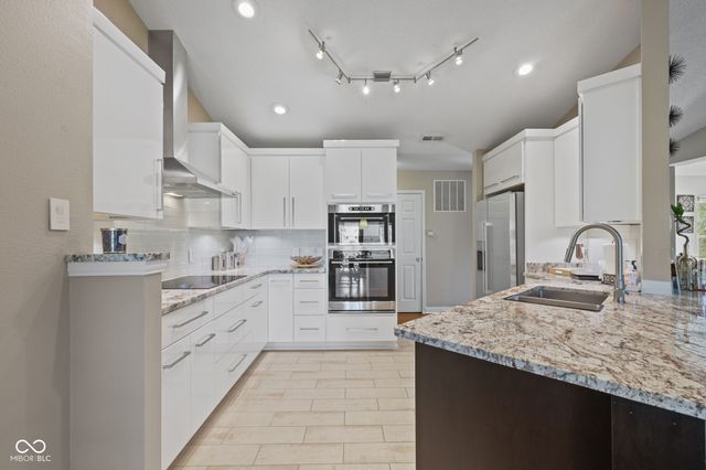 10275 Memorial Knoll Drive, Indianapolis, IN 46234